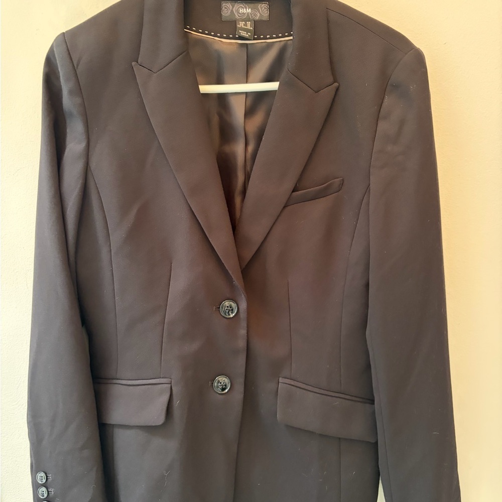 H&M Black Women's Blazer Size 12 black classic business / casual lined buttons